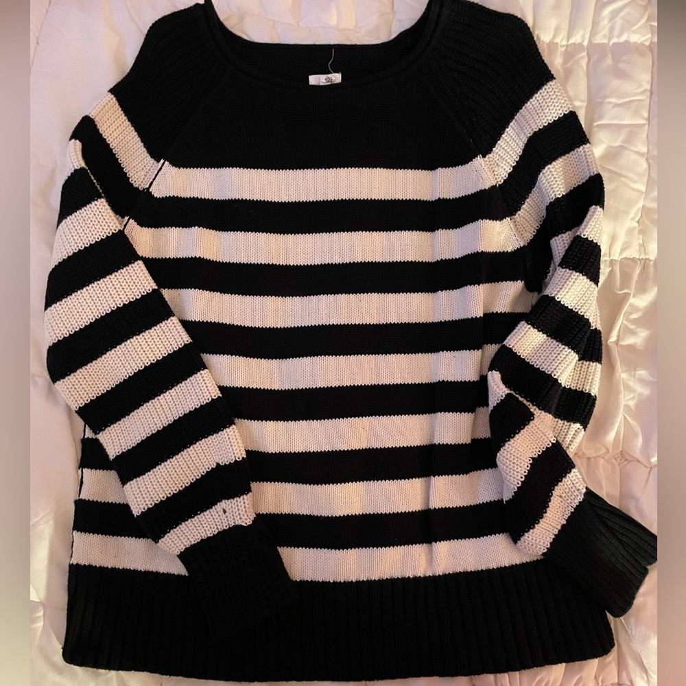 Aerie Bistro Black and White Stripped Sweater